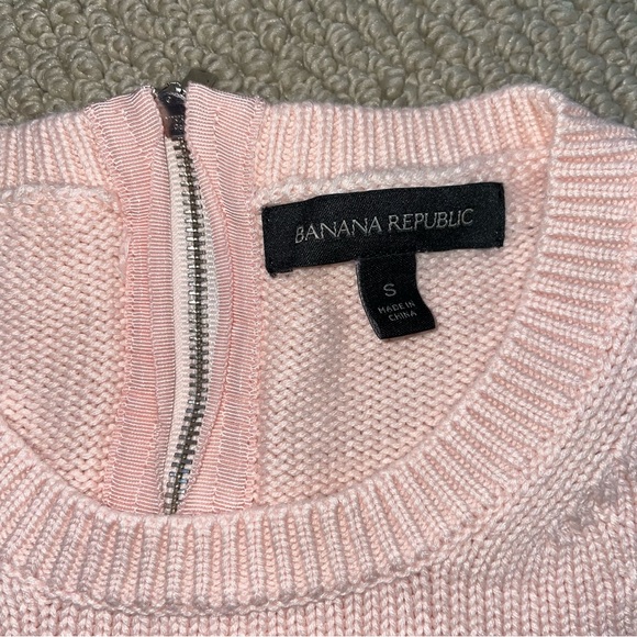 Banana Republic Sweater - Picture 6 of 7